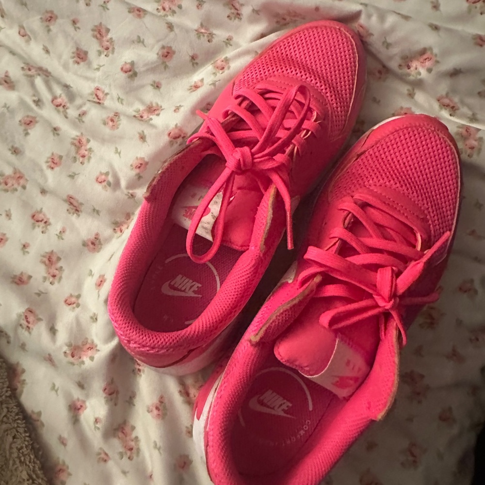 Nike hot Pink air, max - Picture 3 of 3